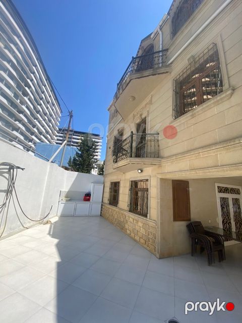 Həyət evi, Binəqədi r — Bakı