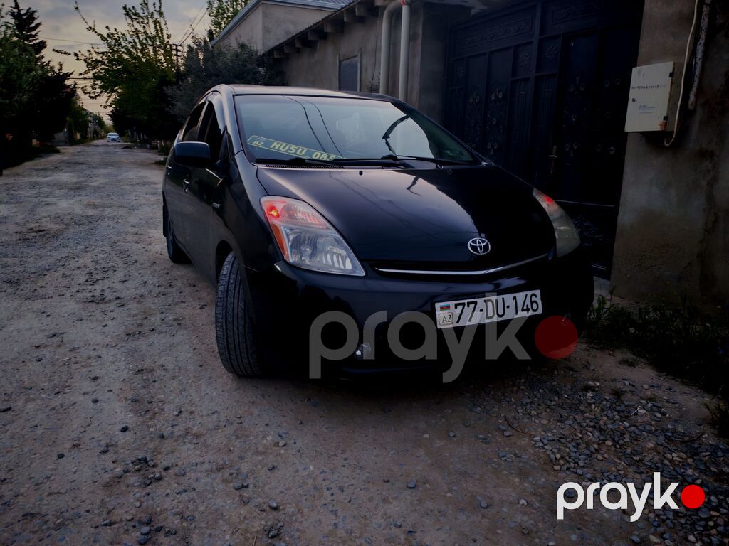 Toyota Prius (2-ci nəsil) – qara rəngli, hatchback kuzov. Əsas — Avtomobillər, Bakı (2)