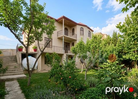 Satılır 8 otaqlı həyət evi/bağ evi 400 m² — Bakı