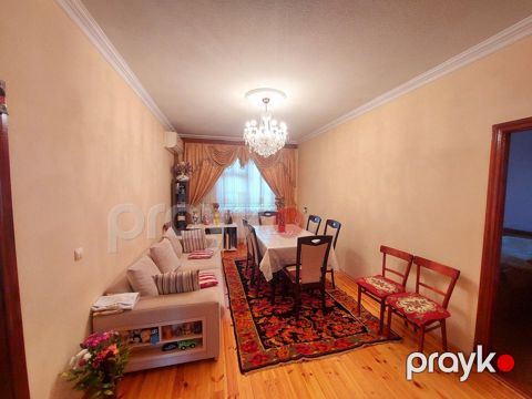 Satılır 4 otaqlı köhnə tikili 101 m² — Bakı