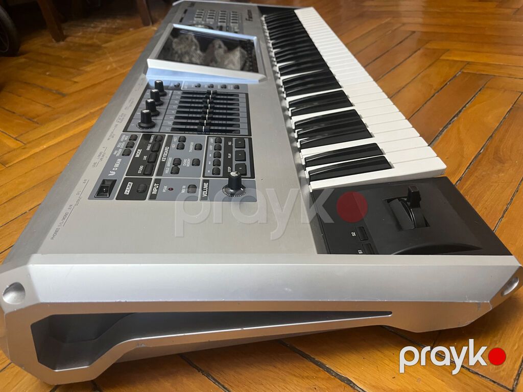 Sintezator, Roland, İşlənmiş, Ünvandan götürmə — Pianino və digər klaviş alətləri, Bakı (7)