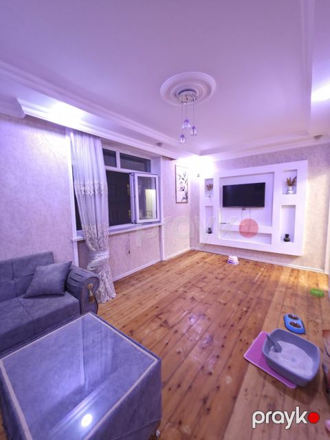 Satılır 3 otaqlı köhnə tikili 68 m² — Bakı