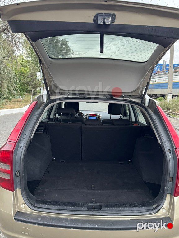 Kia Ceed SW, 1.6 L, 2010 il, 305 000 km — Avtomobillər, Bakı (7)