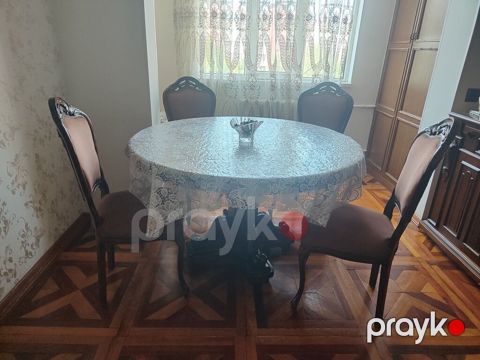 Oval masa dəsti satilir 6 oturacaq var Qiymət 450 azn Ünvan Yasamal — Bakı
