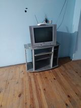 Köhnə tip kineskop televizor + TV stendi - Markası: Beko (CRT tipli — paltar yuyan satiwi