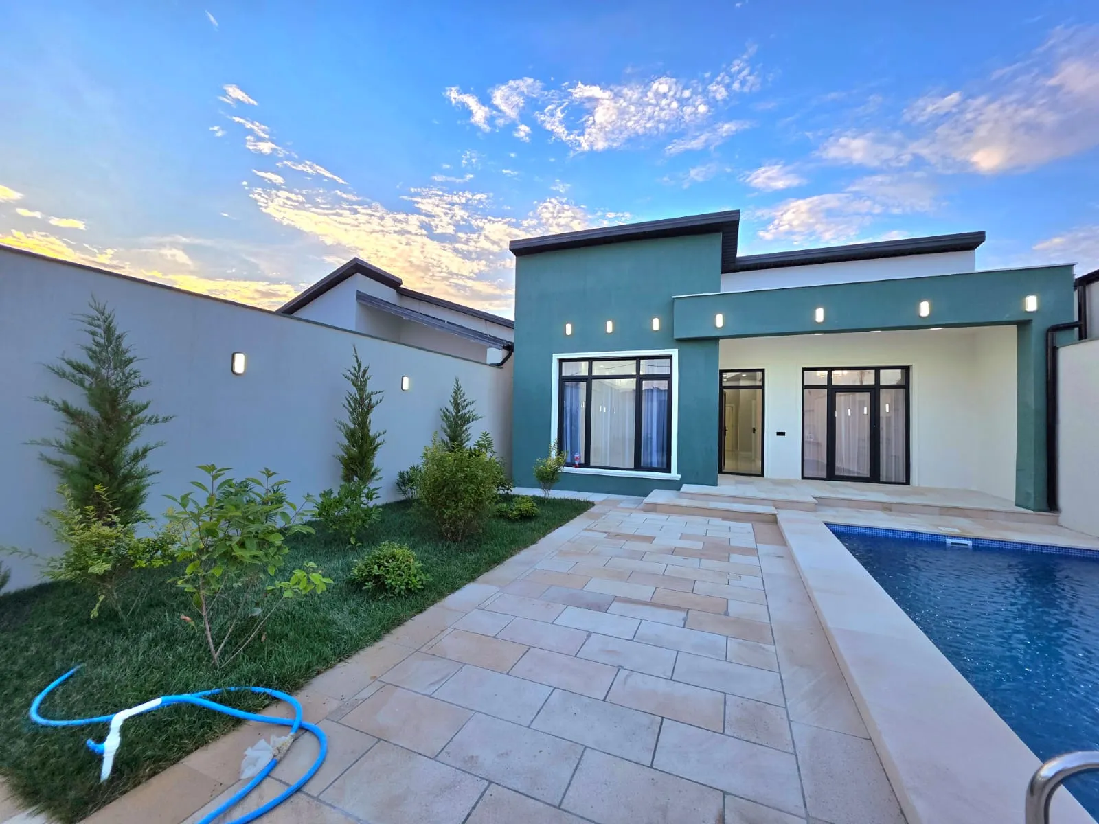 Şüvəlan, 4 otaqlı Həyət evi satılır - 150 m², 1 mərtəbə, 3.5 sot — Ev, villa, Bakı (2)