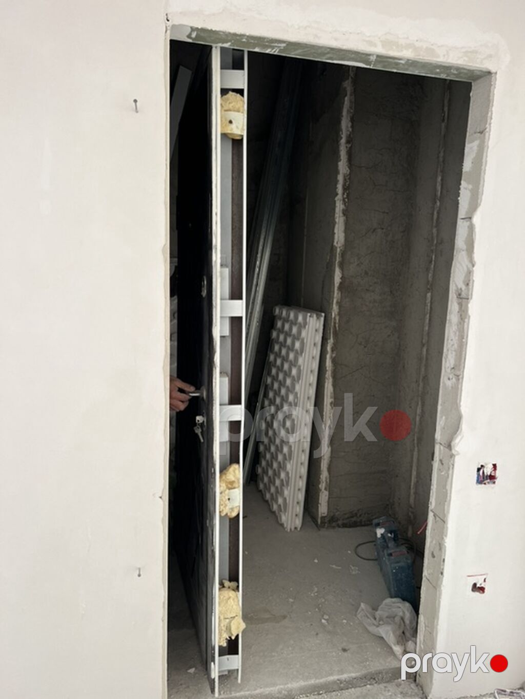 Yenidir istifade olunmayib. Temir isleri geden evden sokulub. 2.05 m — Pəncərələr, qapılar, balkonlar, Bakı (4)