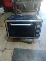 Elektrik mini soba / tost sobası - Kompakt stolüstü dizayn – mətbəxdə — Masaüstü sobalar