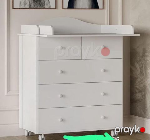 150 man(Həzi Aslanov). Ideal vəziyyətdə komod Satılır, 300m alinib