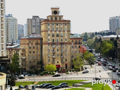 Satılır 2 otaqlı köhnə tikili 60 m² — Bakı