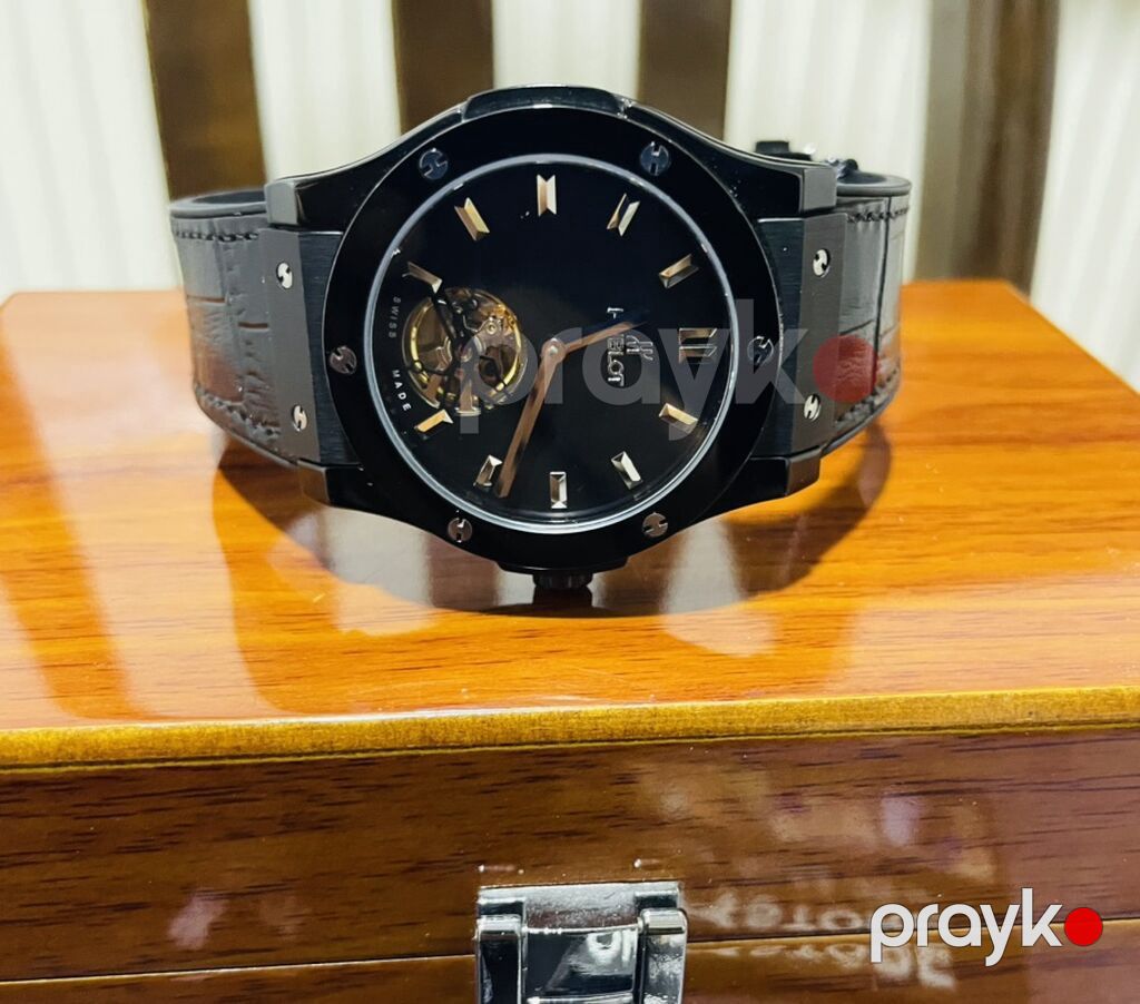 Hublot mexanik. - Şüşə: cızılmaya davamlı safir tipli görünüş Qola — Qol saatları, Digah (8)