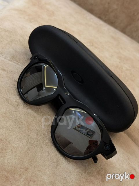 Yep Yeni Oakley Meta smart eynəkləri – Wayfarer stilində, qara çərçivə — Bakı