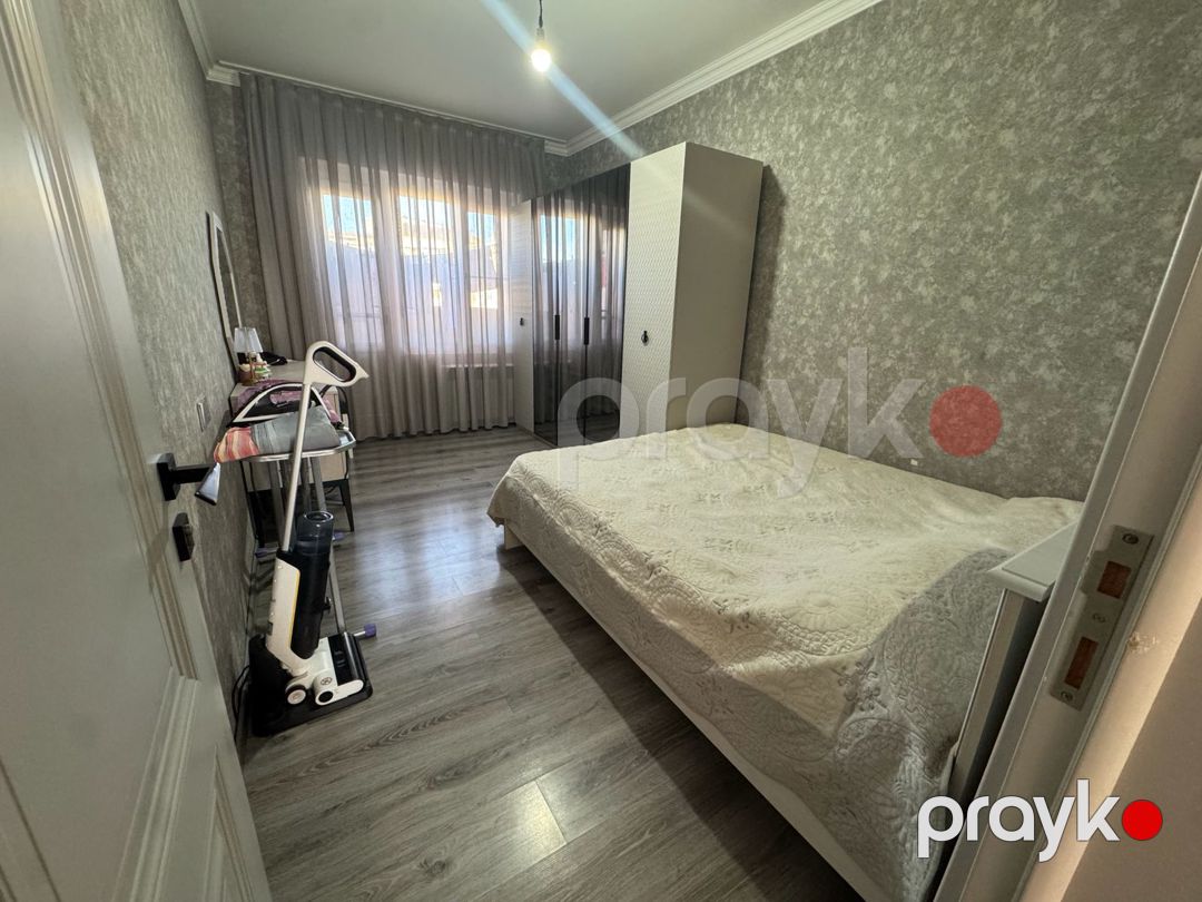 Satılır 4 otaqlı köhnə tikili 100 m² — Mənzil, Bakı (2)