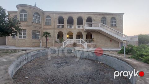 Satılır 10 otaqlı həyət evi/bağ evi 700 m² — Bakı