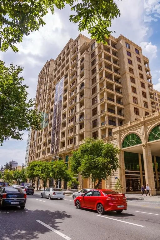 Satılır: 3 Otaq, Yeni tikili, Nəsimi r., 175.00 m² — Bakı
