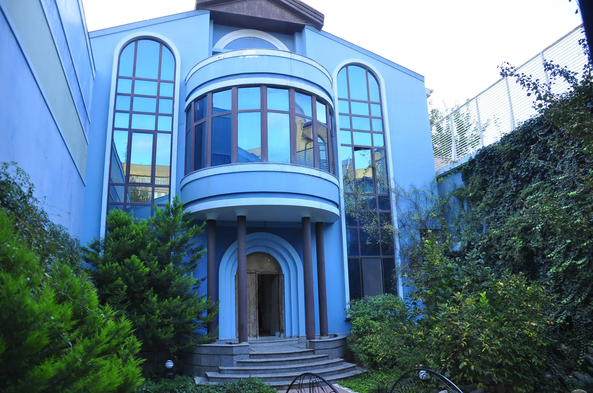 Gənclik m.st, 10 otaqlı Villa satılır - 570 m², 3 mərtəbə, 12 sot — Bakı