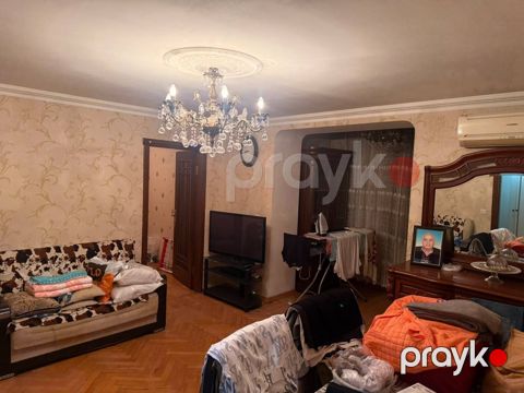 Satılır 3 otaqlı köhnə tikili 75 m² — Bakı