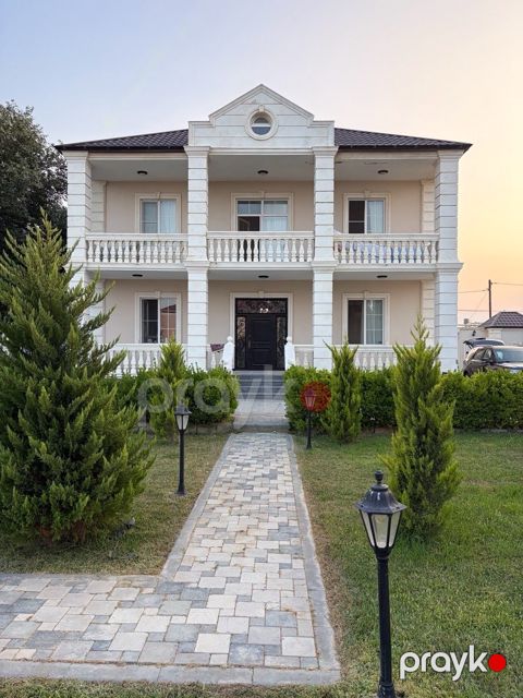 Satılır 5 otaqlı həyət evi/bağ evi 300 m² — Bakı