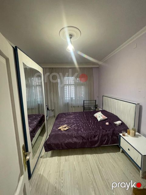 Satılır 4 otaqlı köhnə tikili 110 m² — Bakı