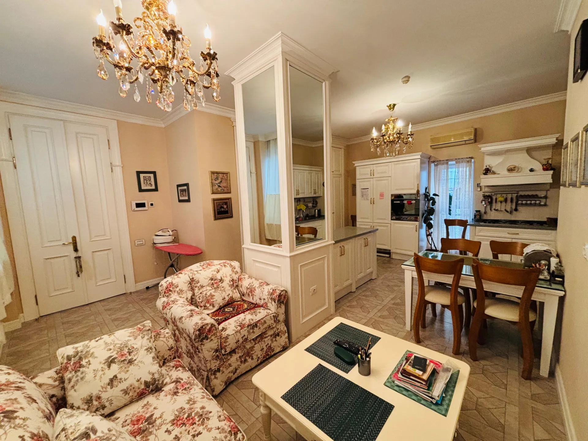 Sahil m.st, 4 otaqlı Köhnə tikili satılır - 200 m², 3/4 mərtəbə — Mənzil, Bakı (10)