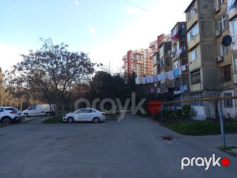 Satılır 2 otaqlı köhnə tikili 48 m² — Bakı