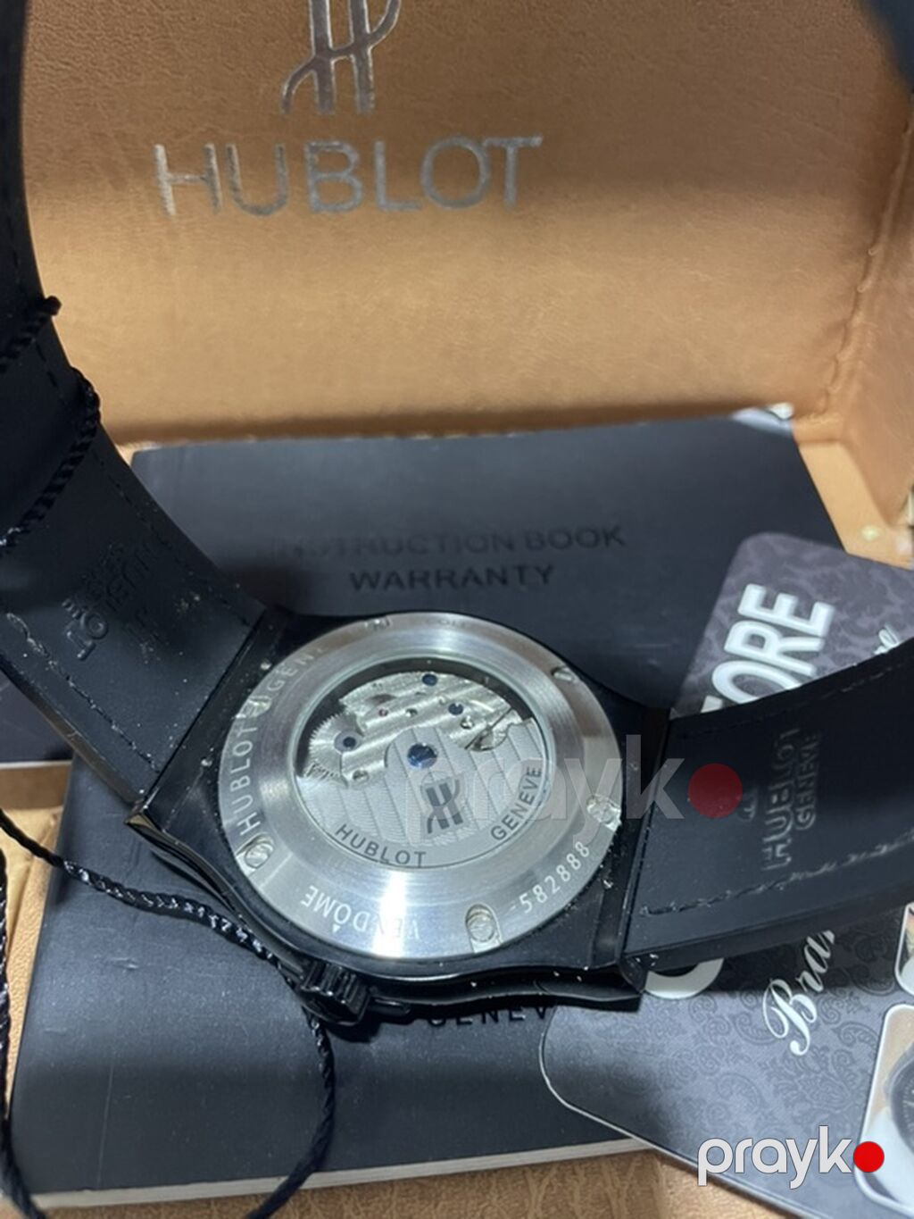 Hublot mexanik. - Şüşə: cızılmaya davamlı safir tipli görünüş Qola — Qol saatları, Digah (5)