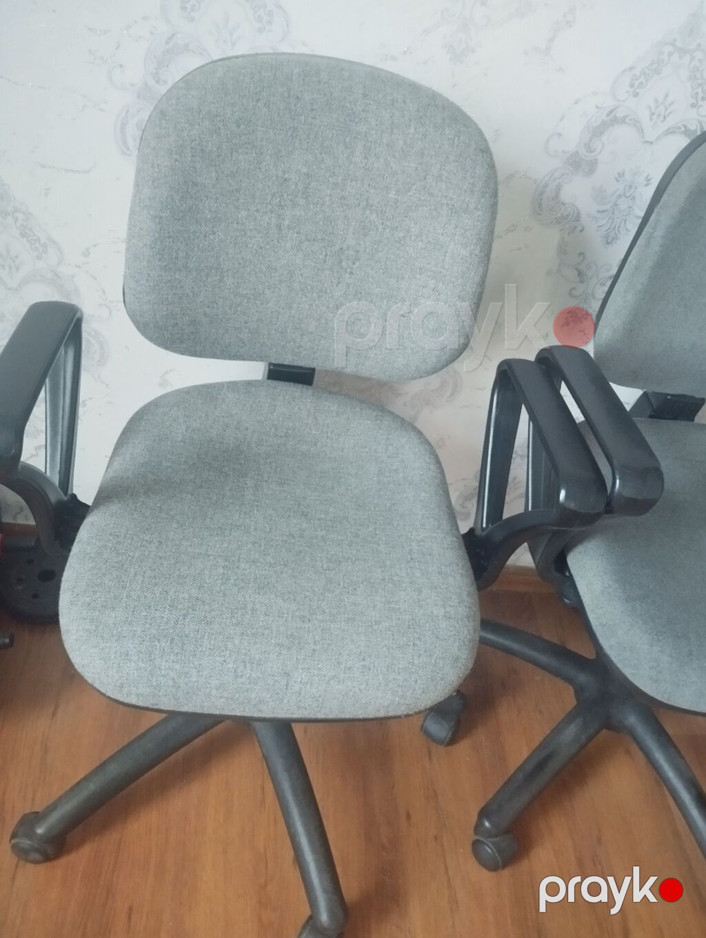 Ofis baĝlandiĝi uçun 2 kreslo satilir Ikisi biryerde 60 azn — Ofis mebeli, Bakı (2)