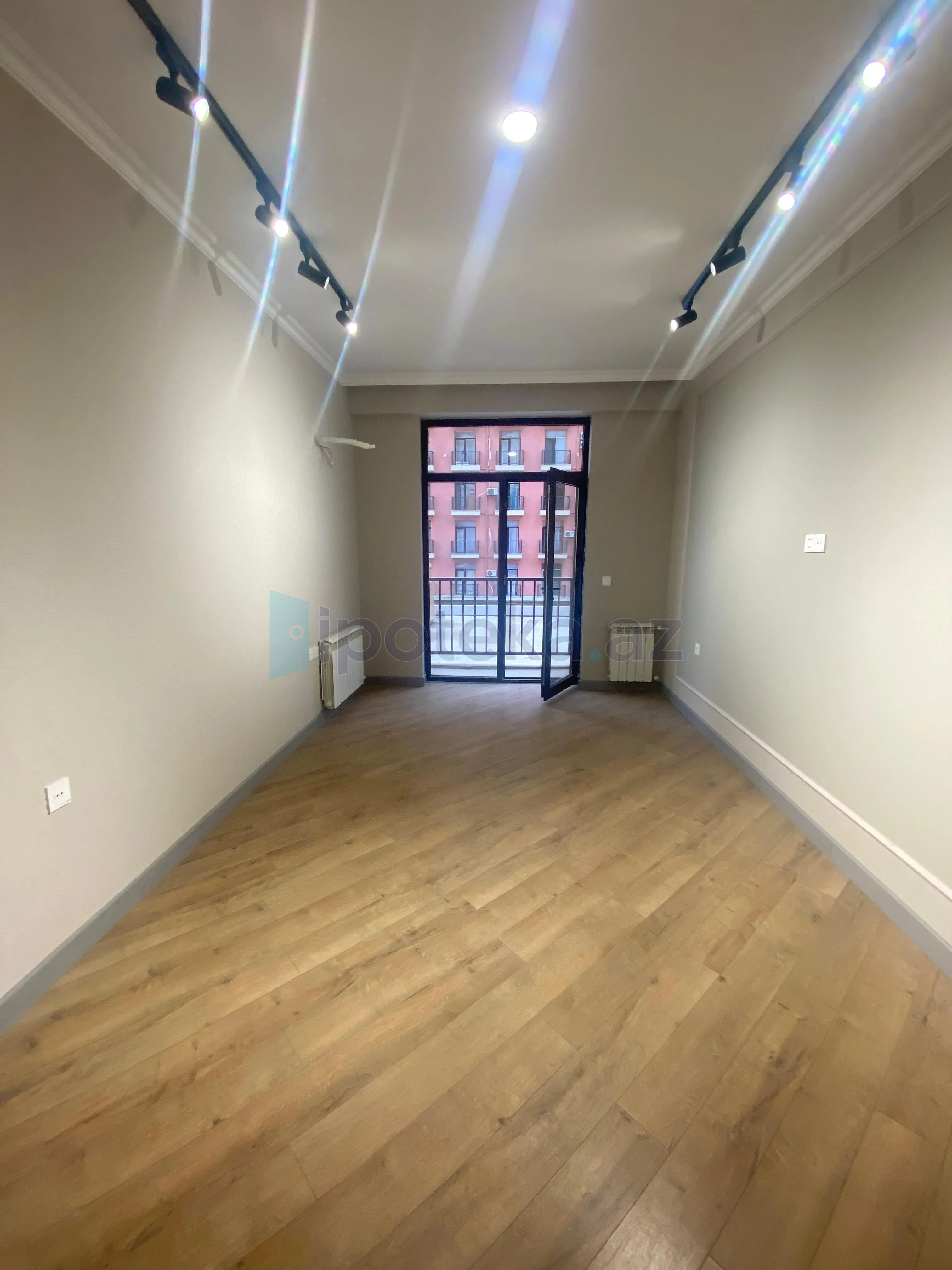 Satılır: 3 Otaq, Yeni tikili, Binəqədi r., 7-ci mkr q., 117.00 m² — Bakı