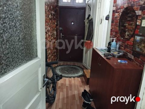 Satılır 4 otaqlı köhnə tikili 117 m² — Bakı