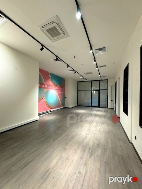 İcarəyə verilir 5 otaqlı ofis 230 m²