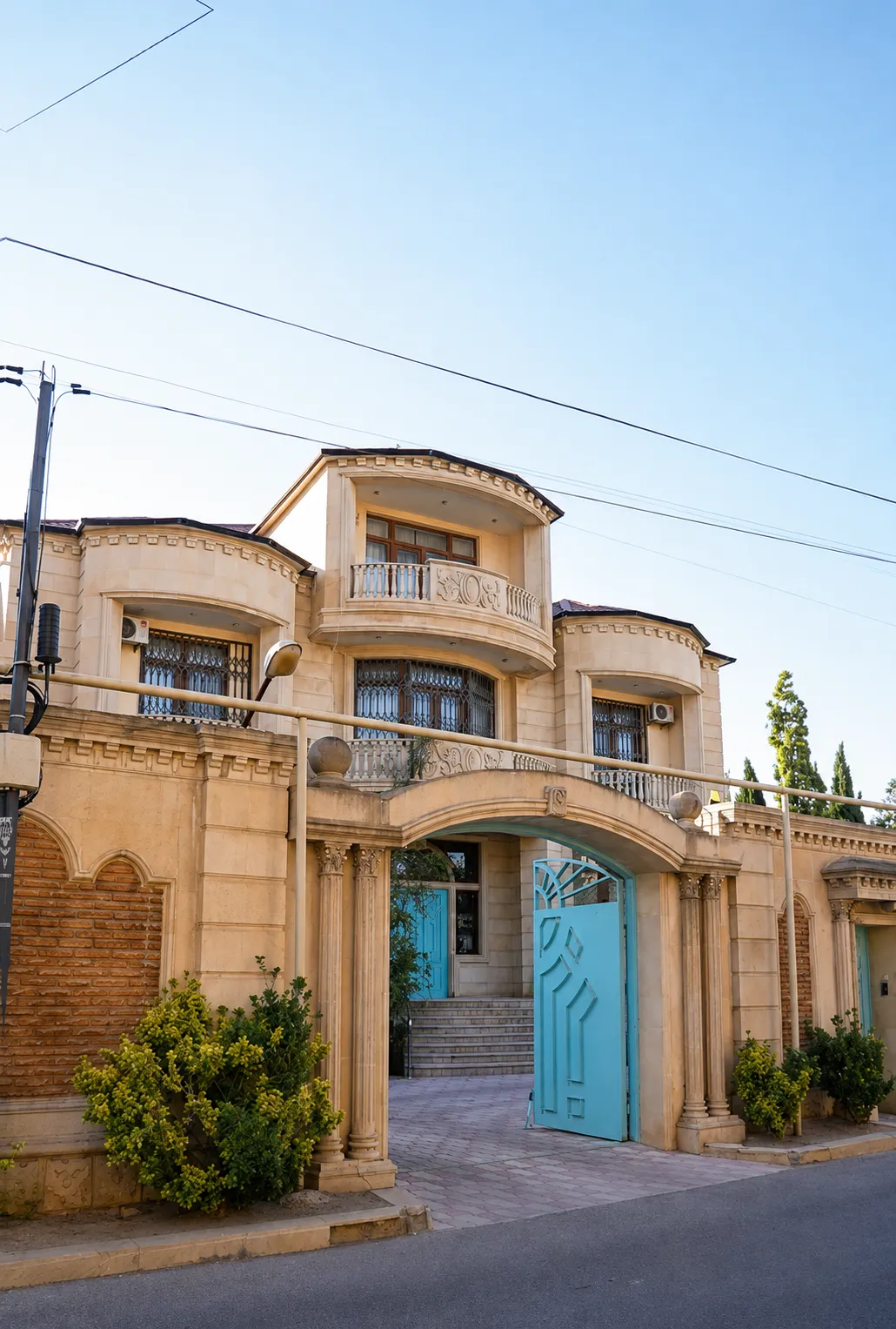 Nəsimi m.st, 11 otaqlı Həyət evi satılır - 828.9 m², 3 mərtəbə, 9 sot — Bakı