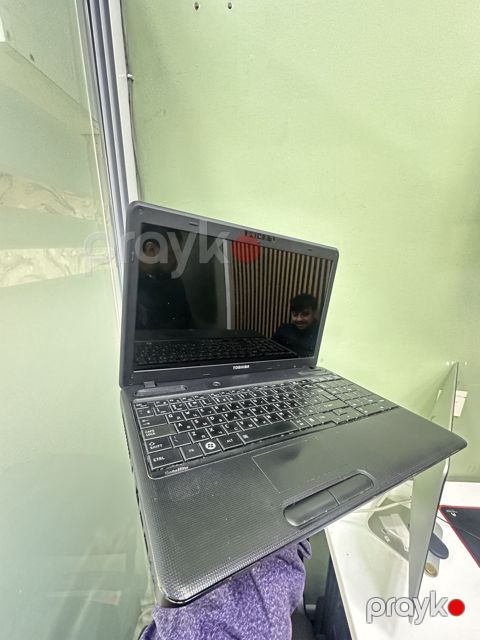 Noutbuk Toshiba — Bakı