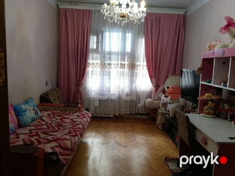 Satılır 3 otaqlı köhnə tikili 65 m² — Bakı