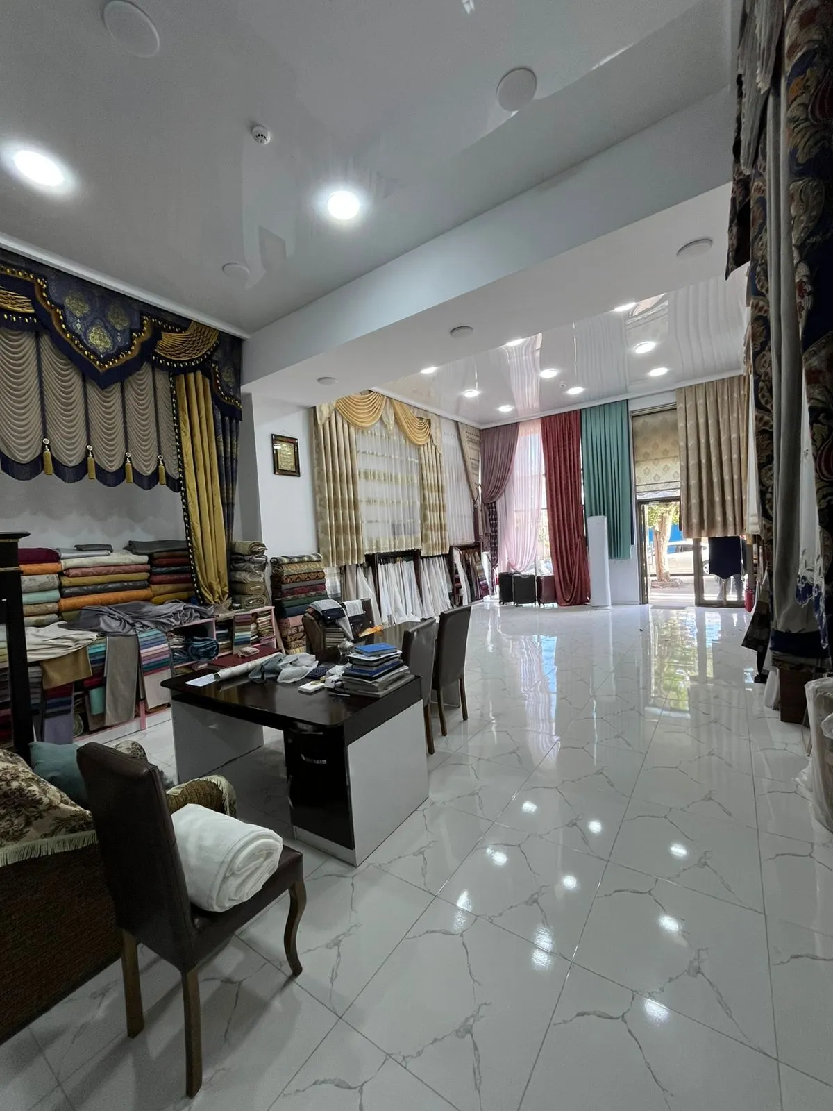 Bakıxanov, Kommersiya obyekti satılır - 97 m² — Bakı
