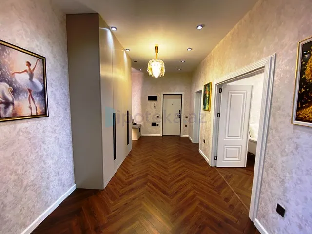 Satılır: 3 Otaq, Yeni tikili, Nizami r., 8-ci km q., 140.00 m² — Mənzil, Bakı (10)