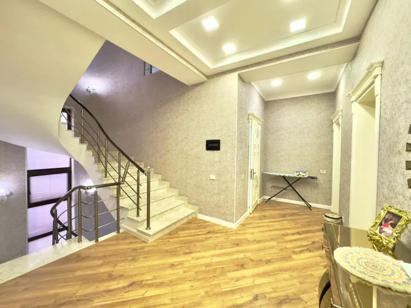 Şüvəlan, 5 otaqlı Villa satılır - 500 m², 3 mərtəbə, 7 sot — Ev, villa, Bakı (10)