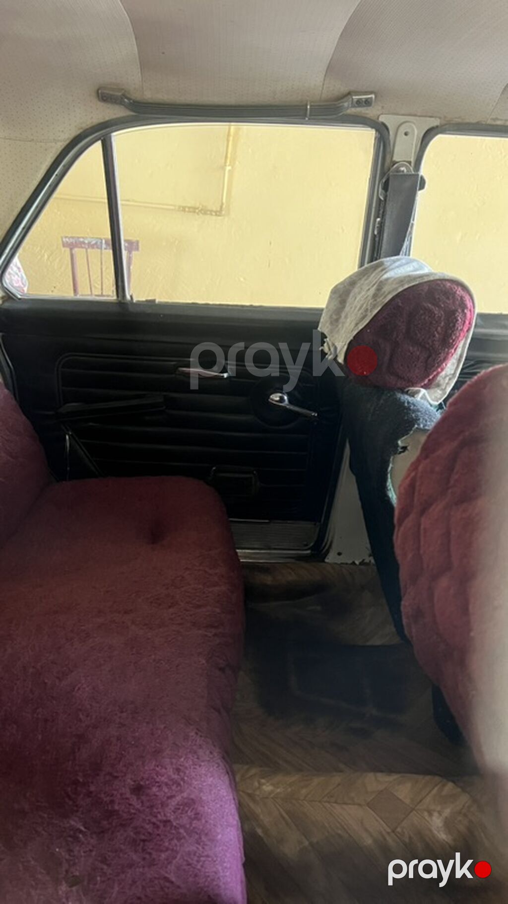 Avtomobil: GAZ-24 “Volqa” sedan Xüsusiyyətlər: - Korpus: 4 qapılı — Avtomobillər, Neftçala (9)