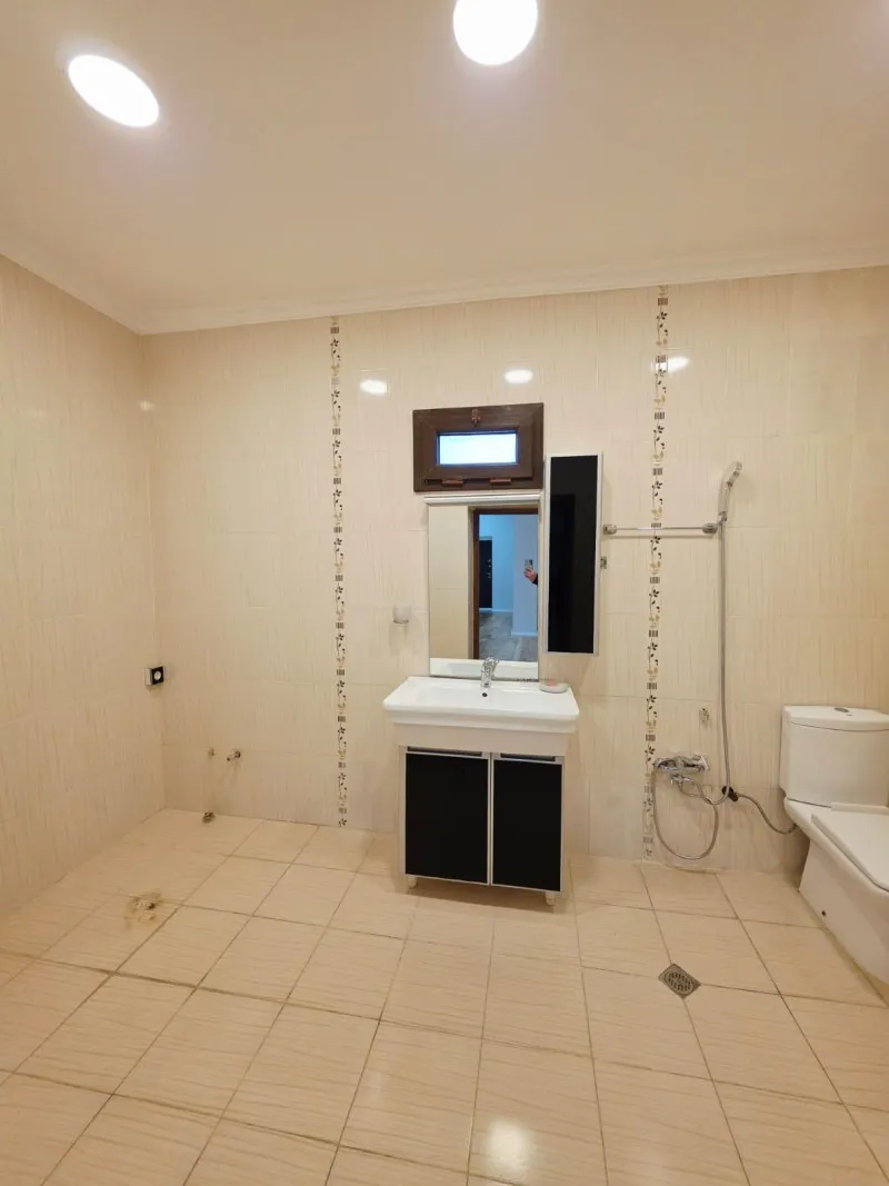 Koroğlu m.st, 5 otaqlı Həyət evi satılır - 240 m², 2 mərtəbə, 11 sot — Ev, villa, Bakı (4)