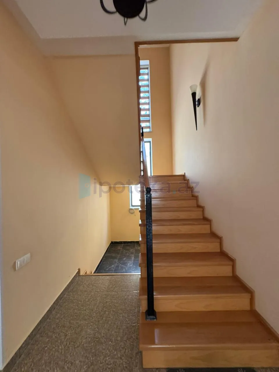 Satılır: 5 Otaq, Bağlar, Xəzər r., Mərdəkan q., 300.00 m² — Garaj, Mərdəkan (10)