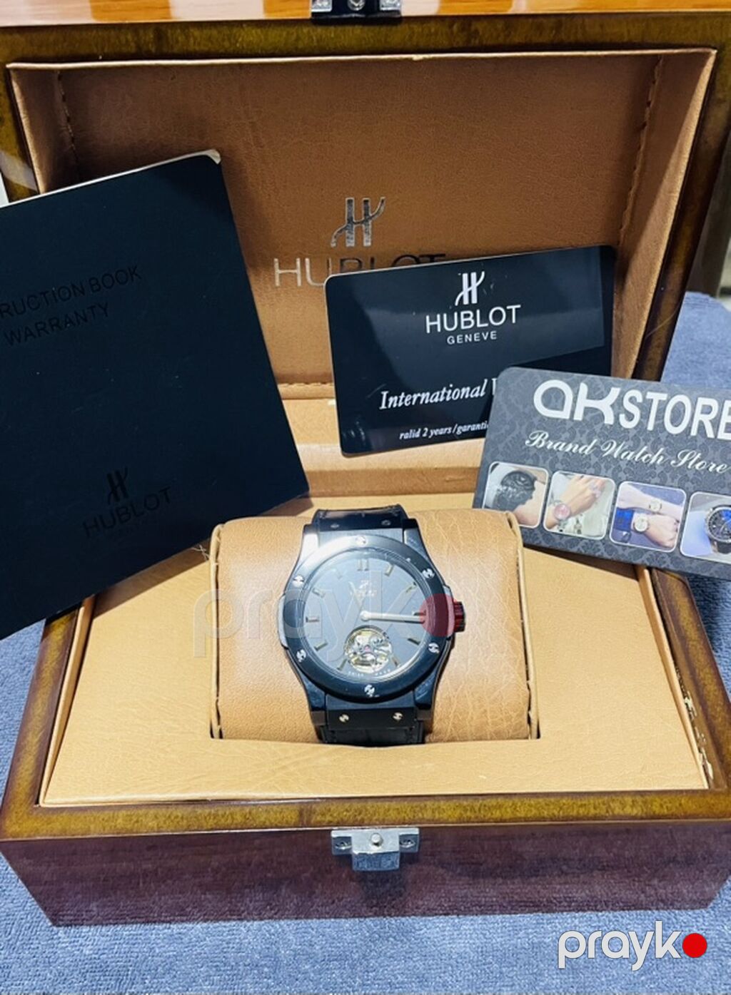 Hublot mexanik. - Şüşə: cızılmaya davamlı safir tipli görünüş Qola — Qol saatları, Digah (2)