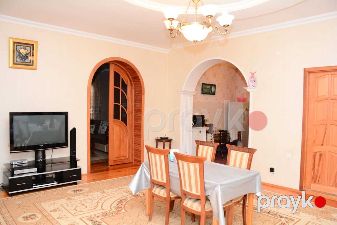 Satılır 6 otaqlı həyət evi/bağ evi 200 m² — Ev, villa, Bakı (4)