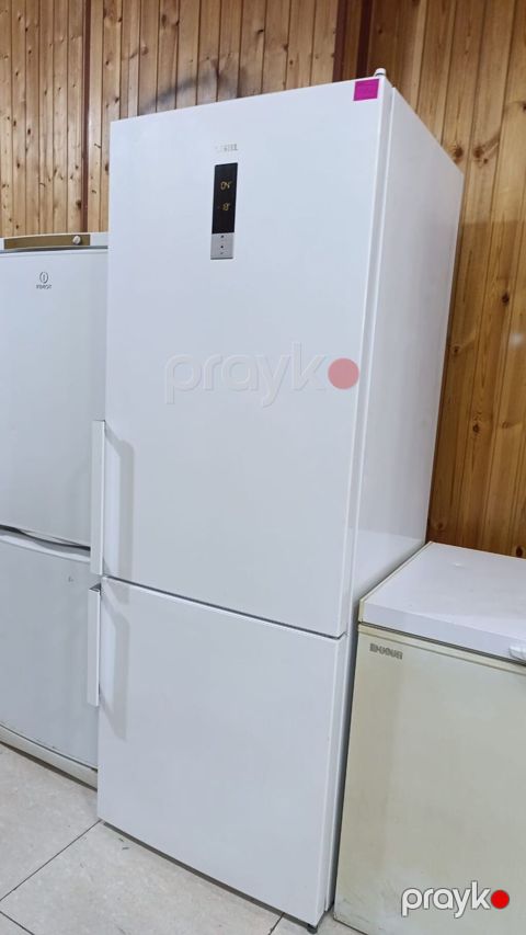 Vestel iki qapılı soyuducu (aşağıda dondurucu) - Rəng: ağ, minimalist — Bakı