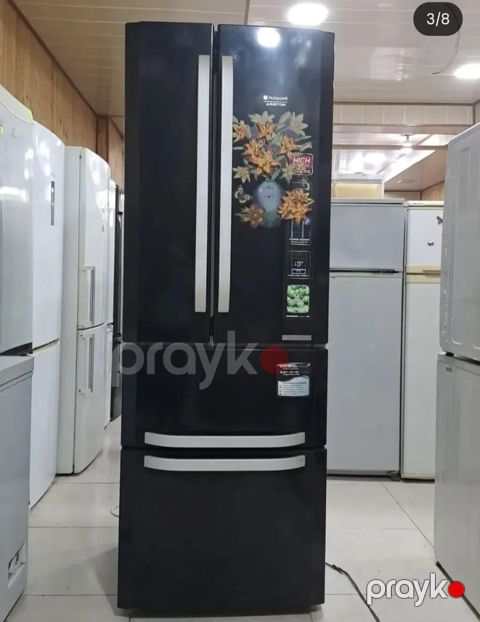 Hotpoint Ariston 4 qapılı (French Door) soyuducu - Rəng: qara, ön — Bakı