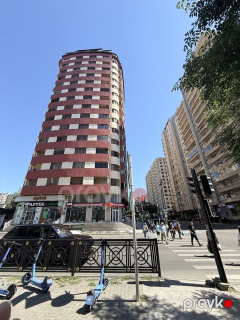 Satılır 4 otaqlı yeni tikili 220 m² — Bakı