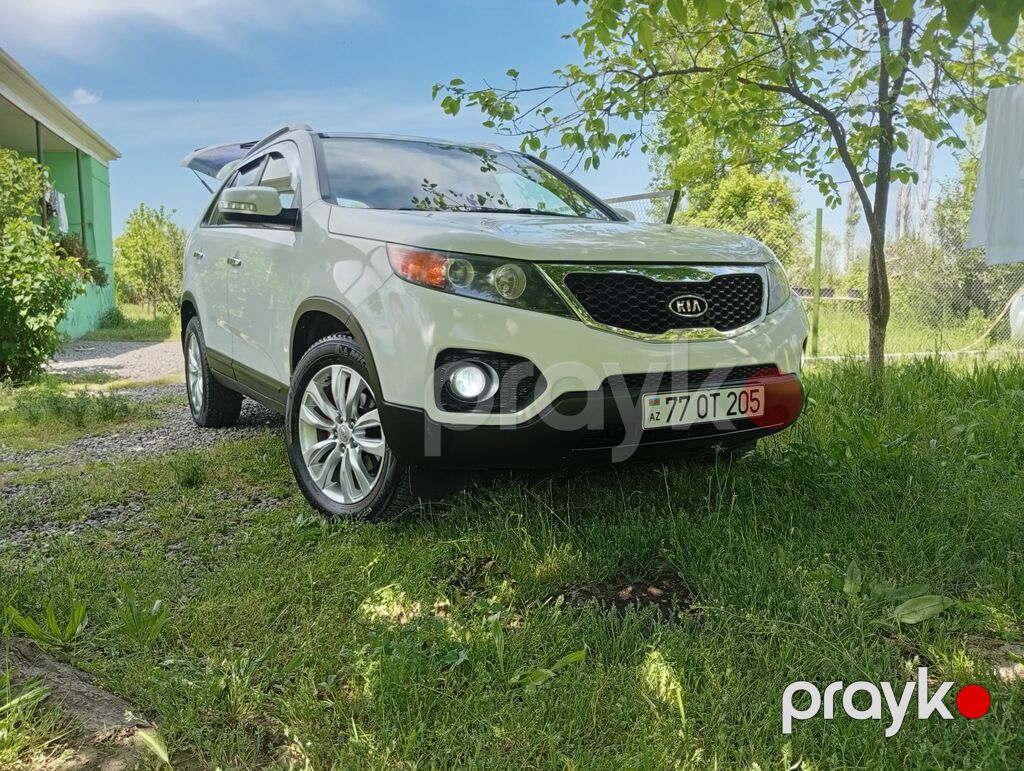Kia Sorento ağ rəngli krossover/SUV - Güclü və rahat ailə avtomobili — Avtomobillər, Ağdam (10)