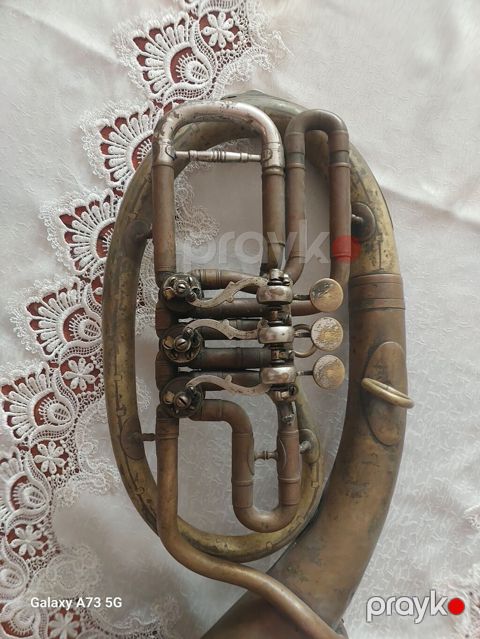 Məhsul: Antik metal nəfəs aləti – oval korpuslu, fleygelhorn/tenor — Gəncə
