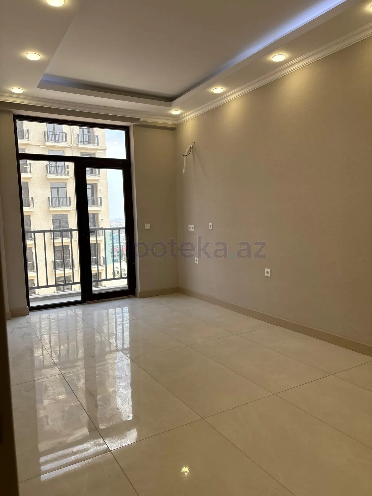 Satılır: 3 Otaq, Yeni tikili, Binəqədi r., 7-ci mkr q., 107.00 m² — Bakı