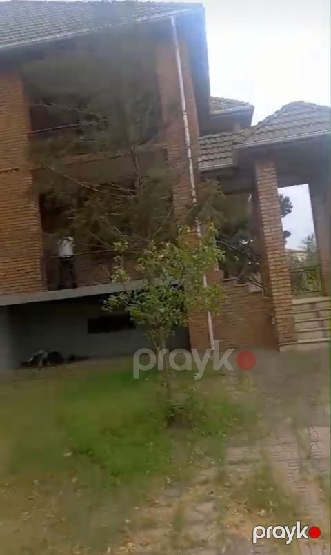 Satılır 6 otaqlı həyət evi/bağ evi 250 m² — Bakı
