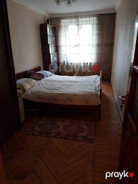 Satılır 2 otaqlı köhnə tikili 52 m² — Bakı