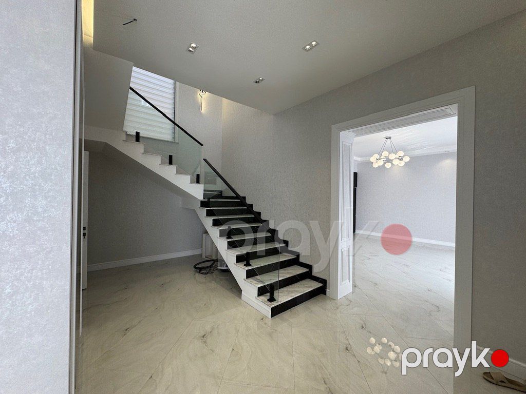 Satılır 4 otaqlı həyət evi/bağ evi 250 m² — Ev, villa, Bakı (11)